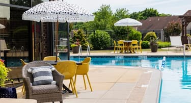  Yellow Furniture_resize_1002X1503_crop_559X1366_63_440.JPG